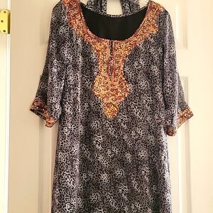 Animal print top and scarf. Kamiz/dopatta. 2 piece set.Fits medium.